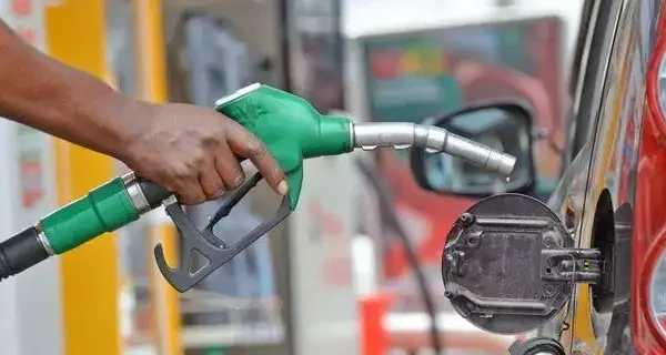 Petrol to cost more as depot owners raise price to N950/litre