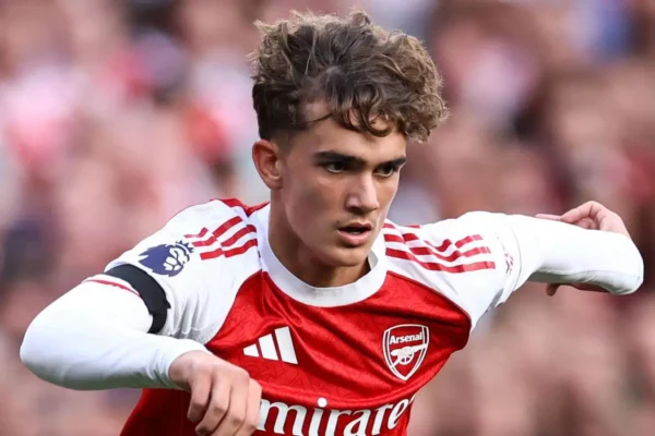 Rooney forecasts ‘massive future’ for Arsenal teen sensation Dowman