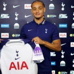 Spurs sign Dutch midfielder Simons in boost for new boss Frank