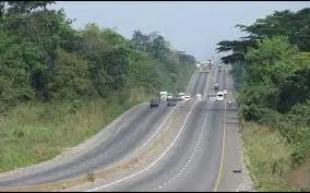 Truck loses control on Lagos-Abeokuta Expressway, motorcyclist escapes serious injury